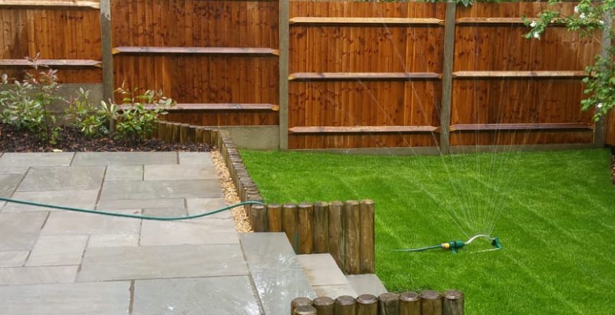 Closeboard fence contractor